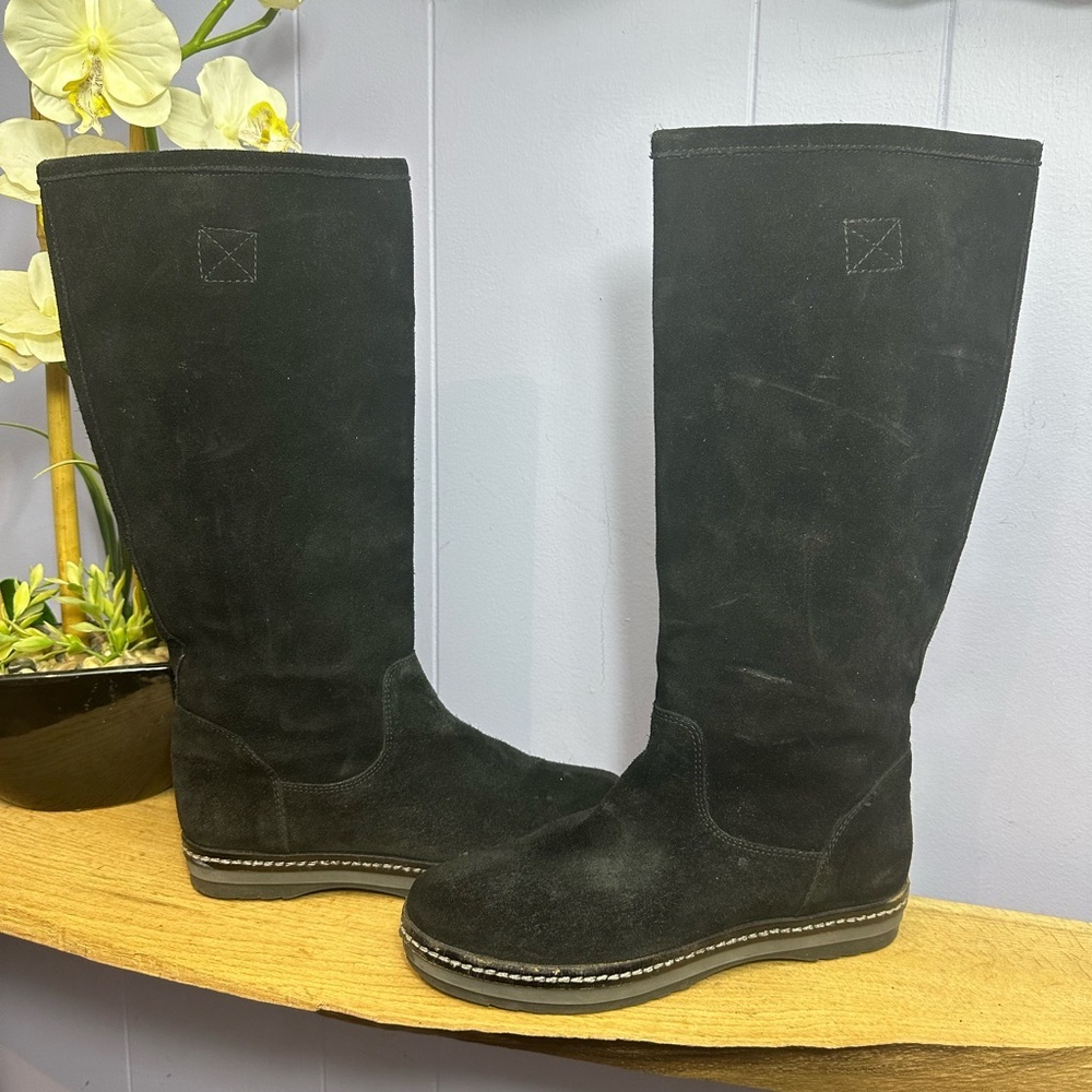 BOEMOS suede pull on boots